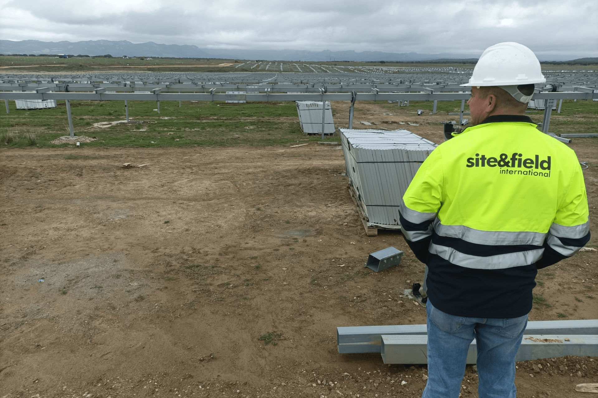 Trabajadores especializados en plantas fotovoltaicas